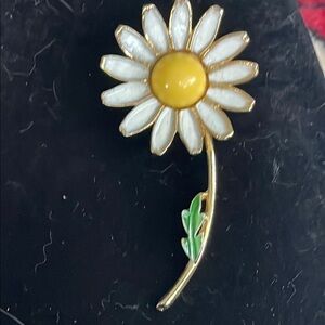 Vintage Weis Daisy Enamel Flower Brooch with Gold Accents